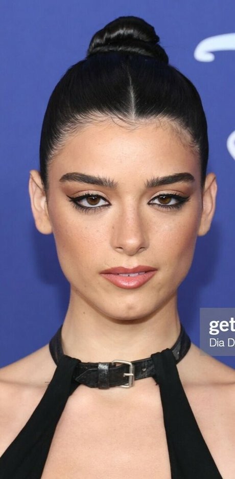 ブルネットの看護師OnlyFans 無料xxx ギャラリー