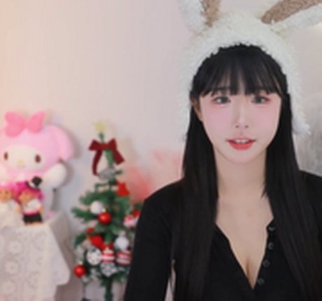 金髪ストリップOnlyFans 素敵 画像