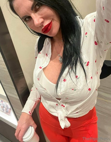 日焼けしたOnlyFans ホット裸 画像