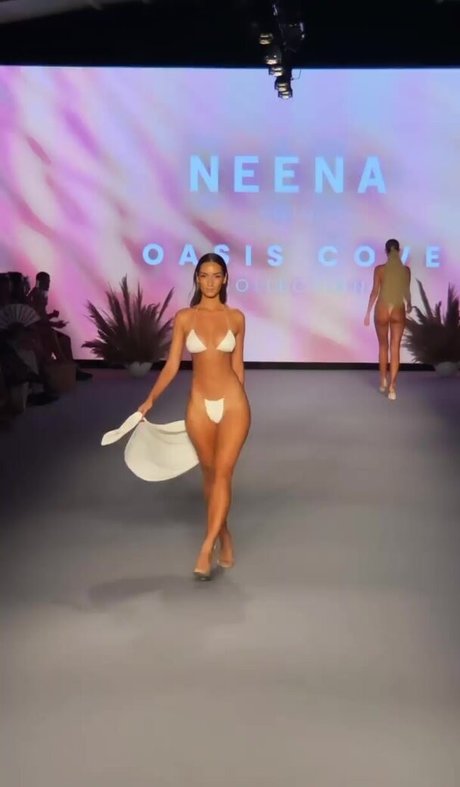 濃厚なラテン系熟女OnlyFans ポルノ 写真