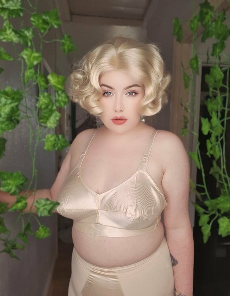 金髪ストリップOnlyFans 無料セックス 写真