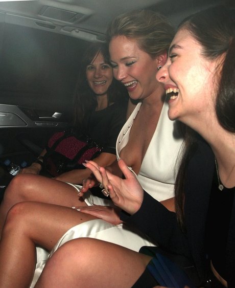 Jennifer Lawrence アダルトスター 写真