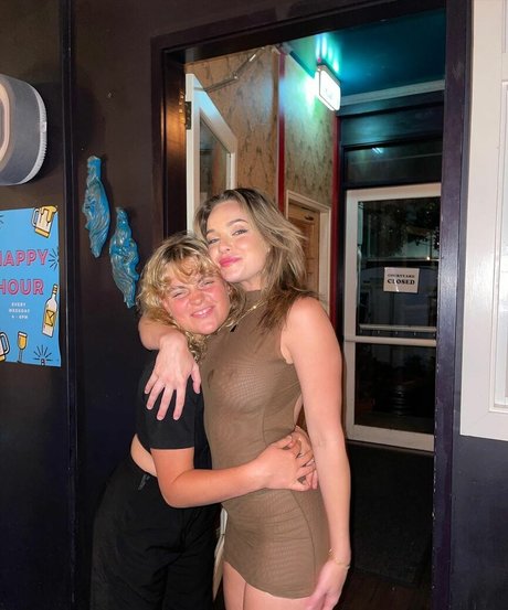 巨乳 射精 OnlyFans HD 写真