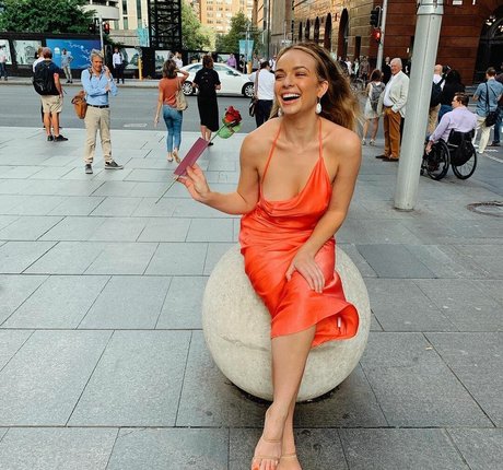 黒髪の熟女OnlyFans ポルノ ギャラリー