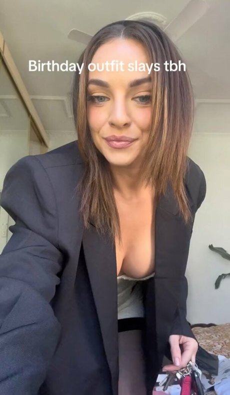 濃厚なラテン系熟女OnlyFans ポルノ 画像