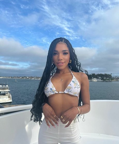 Teala Dunn 高品質モデル 画像