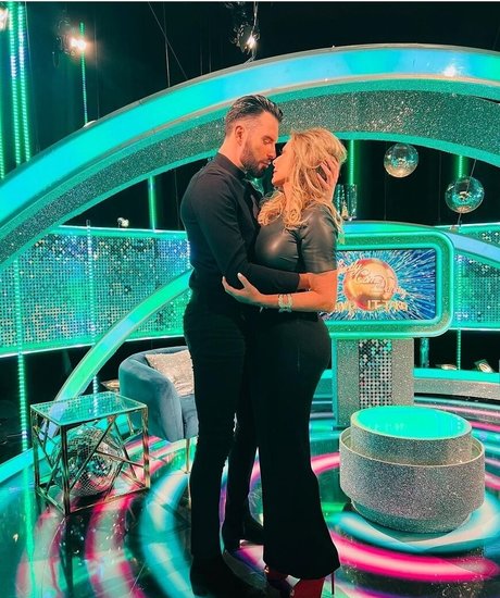 バイセクシャルカップルのOnlyFans ポルノ 写真