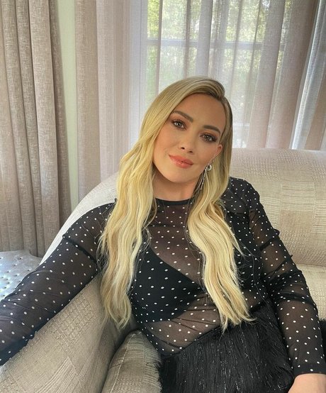 Hilary Duff 美しいポルノスター 画像