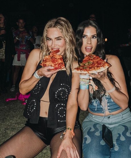 WWE Lana ヌードモデル 画像