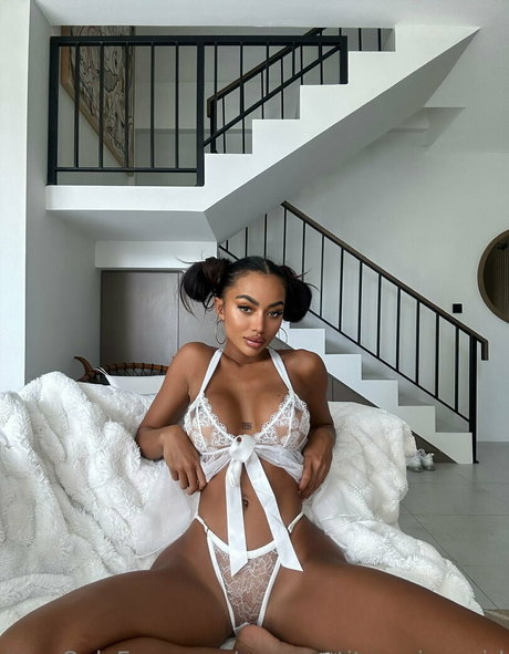 黒人ヌードOnlyFans セクシー 写真