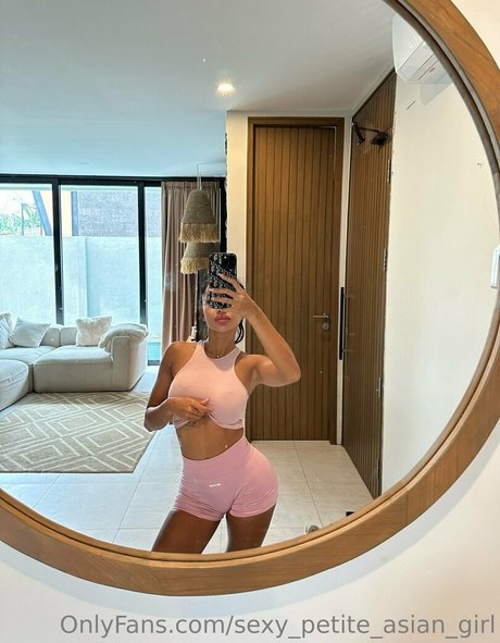 sexy petite asian girl ポルノスター 画像