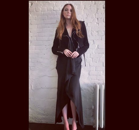 Karen Gillan ホットなポルノスター 写真