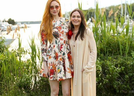 Karen Gillan 美しいモデル ギャラリー