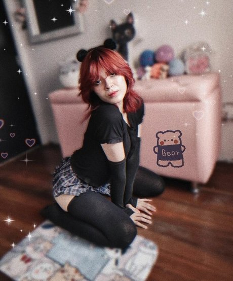 evee meow ヌード女優 写真