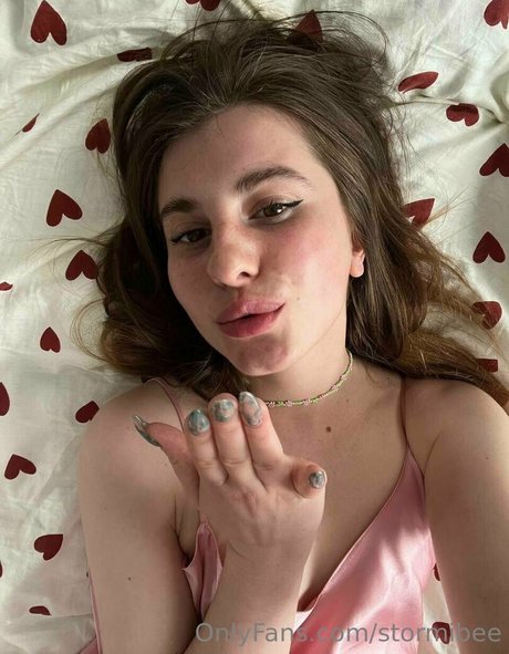 stormibee xxx女優 写真