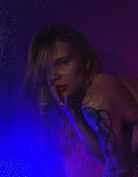 小柄で痩せたOnlyFans 美しいxxx 写真