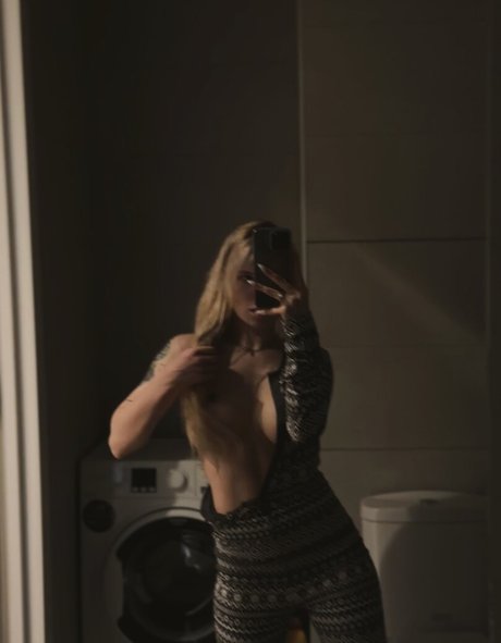 ニューハーフ ドミナトリックス OnlyFans 無料ヌード 写真