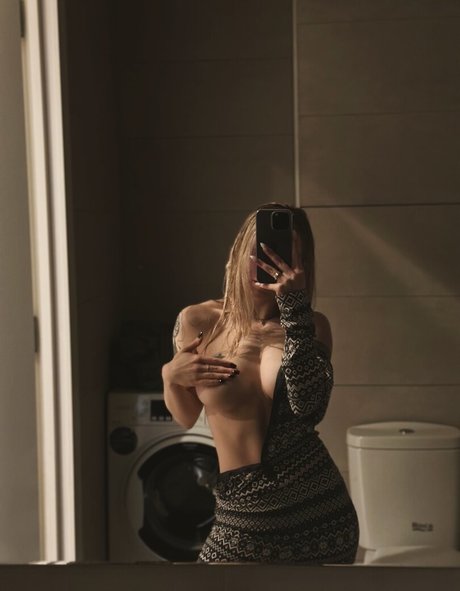 ニューハーフ POV OnlyFans エロチック 画像