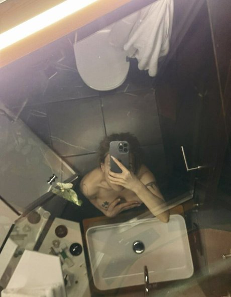 美しいアジアのOnlyFans 無料ヌード 画像