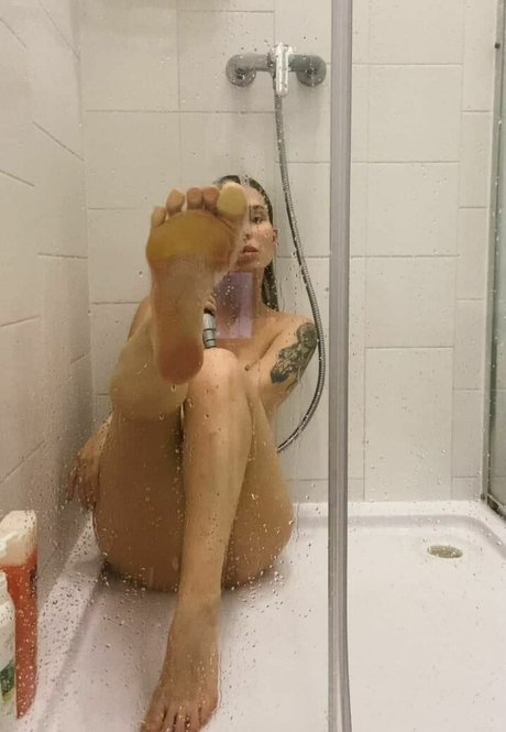 デカ尻ジーンズ OnlyFans アートヌード 画像