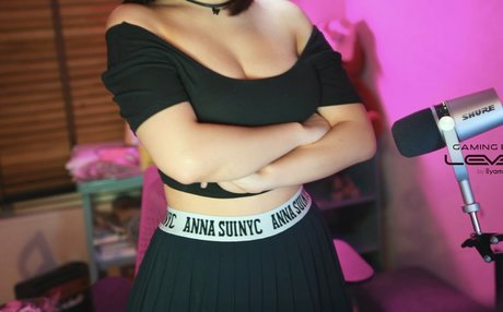 母乳オンリーファン アート裸 アーカイブ