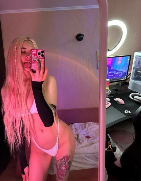 Morana Battory ヌード女優 写真