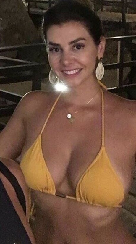 サッカーママOnlyFans 美しいヌード 画像