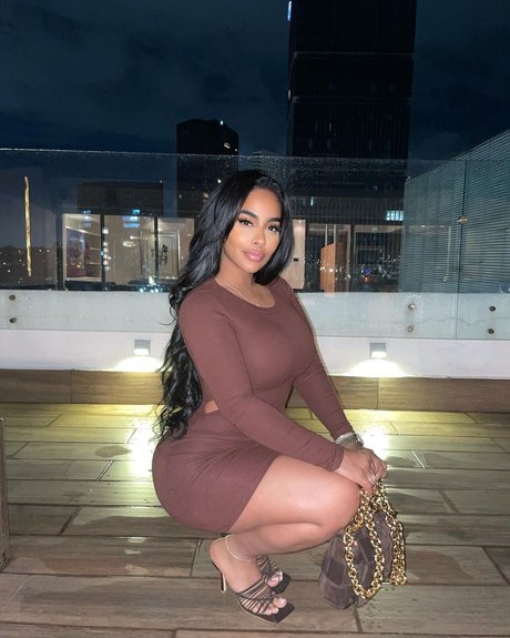 美しい足 OnlyFans 美しい裸 アーカイブ