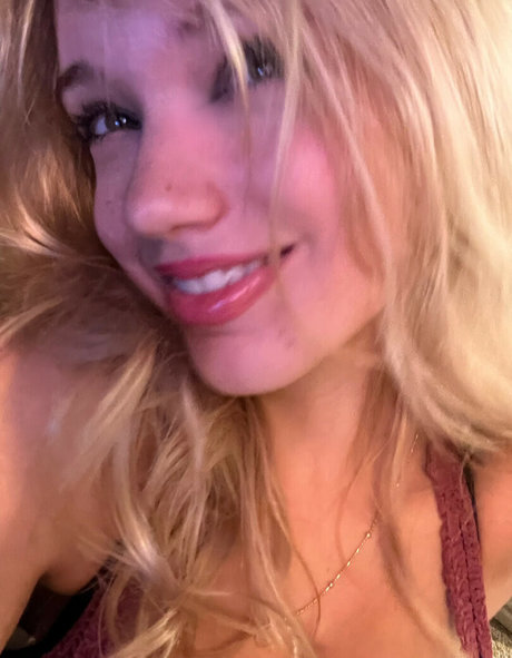 Mikahhlynn 裸の女優 写真