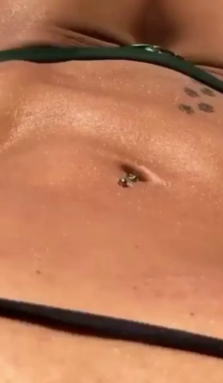 小さなOnlyFans セクシーxxx 画像