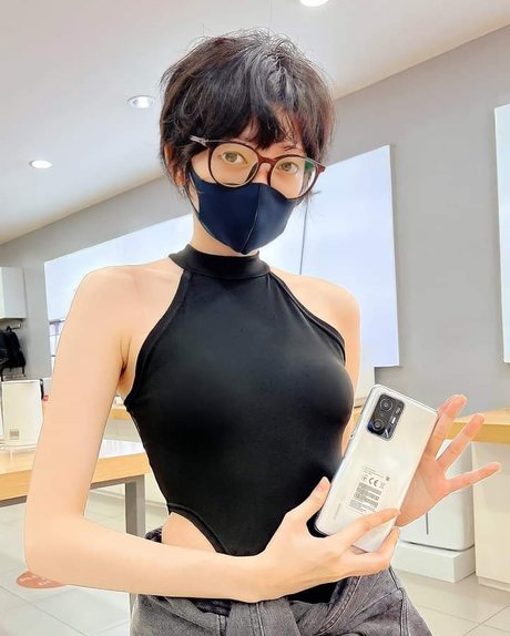 姉妹OnlyFans アート裸 ギャラリー