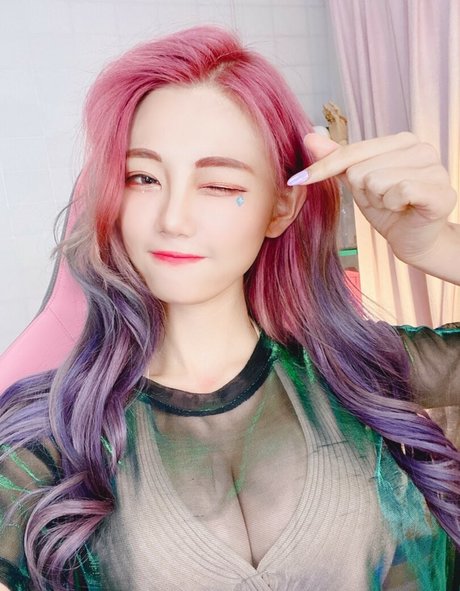 バイセクシャルカップルのOnlyFans ホット裸 写真