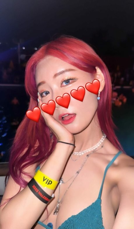 イギリス人熟女OnlyFans ホットxxx 画像