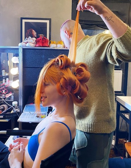 トップレスビーチOnlyFans セクシーxxx 画像