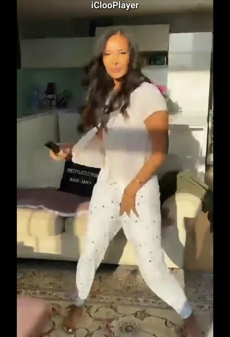 ナイロン足 OnlyFans 美しいヌード ギャラリー