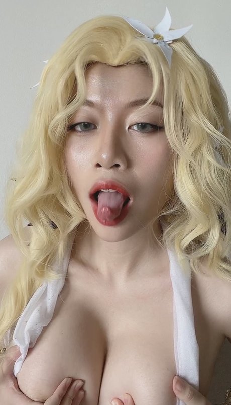 Ain Nguyen 美しい女優 写真