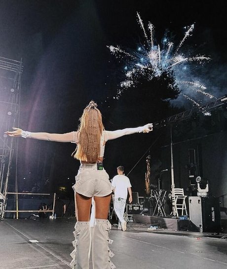 裸のトゥインクOnlyFans ホットヌード アーカイブ