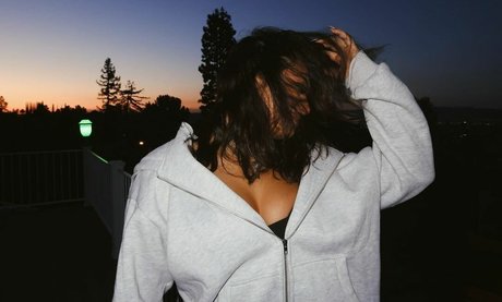 Avani Gregg アートスター アーカイブ