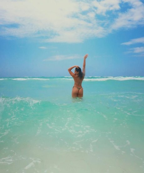 Avani Gregg 裸のポルノスター ギャラリー