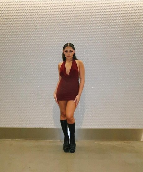 Avani Gregg xxxモデル 画像