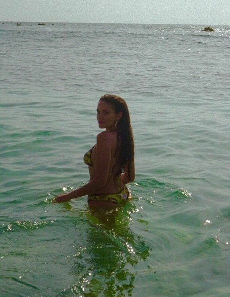 ブルネットの看護師OnlyFans ホット裸 写真