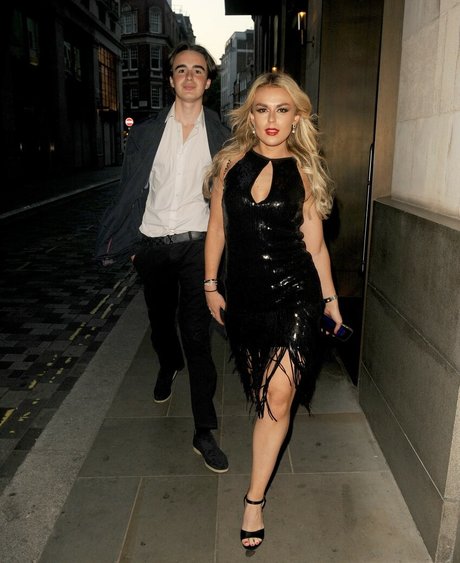 美しい足 OnlyFans ホットポルノ 写真