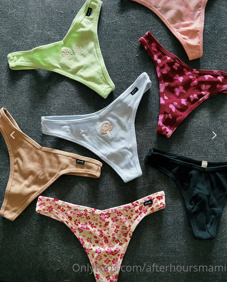 デカ尻ジーンズ OnlyFans セクシーヌード 写真