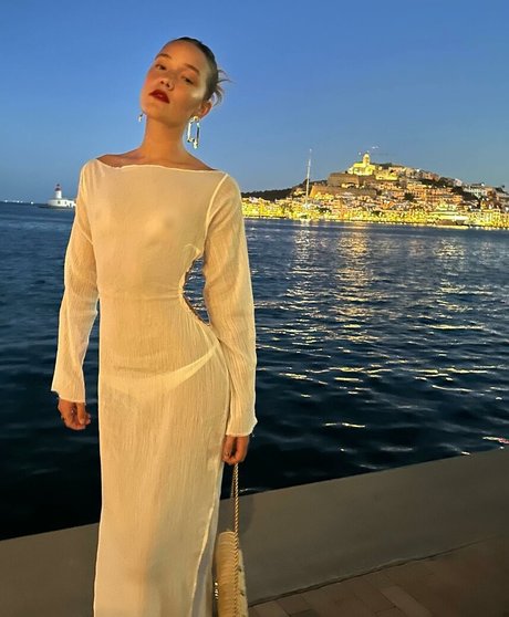 コスプレファックOnlyFans セクシーヌード 画像