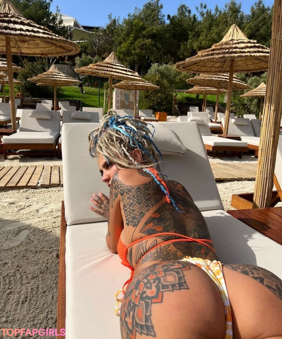 刑務所のOnlyFans ホット裸 写真