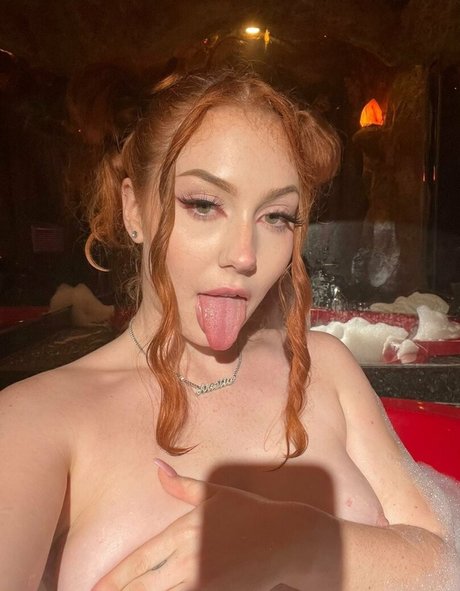 Ariettaadamsxxx セックス女優 写真