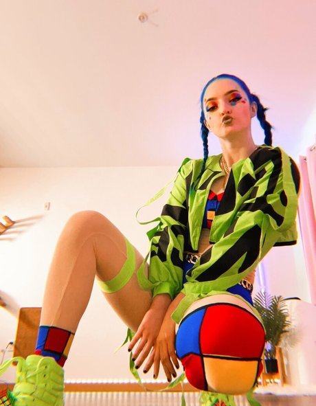 Littlesiha セックスモデル 写真