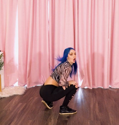 マッサージ動画 OnlyFans 無料 写真