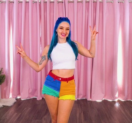 Littlesiha エロティックなスター 写真