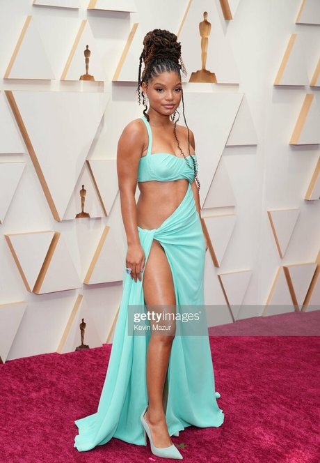 Halle Bailey ヌード女優 ギャラリー